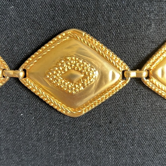 ESCADA Women’s Gilded Gold Tone Ornate Diamond Shaped Heavy Metal Designer Belt - Picture 7 of 16